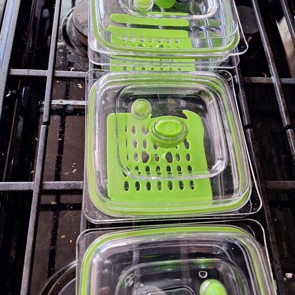 Food Saver with Containers and bags - Picture 5 of 5